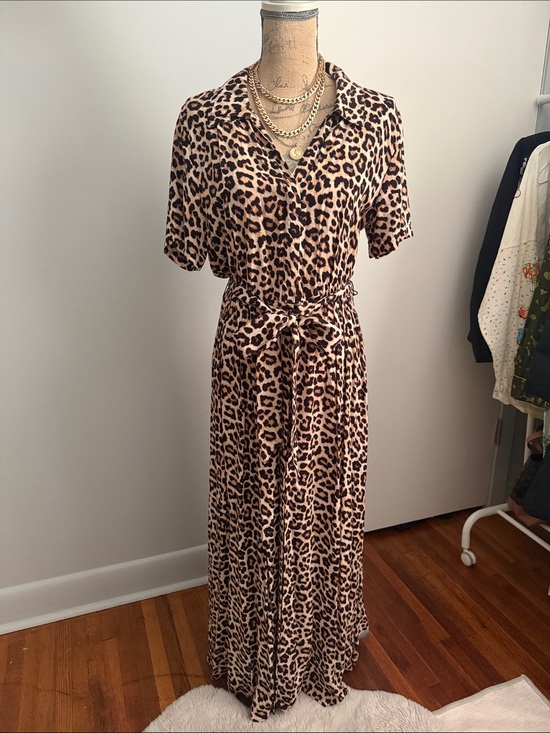 H&M Dresses & Skirts - H&M Leopard Print Maxi Shirt Dress in Beige and Black with Waist Tie